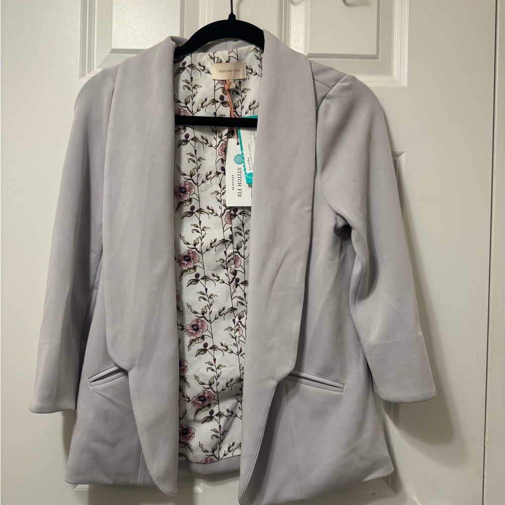 Skies Are Blue Gray Blazer with 3/4 Sleeves